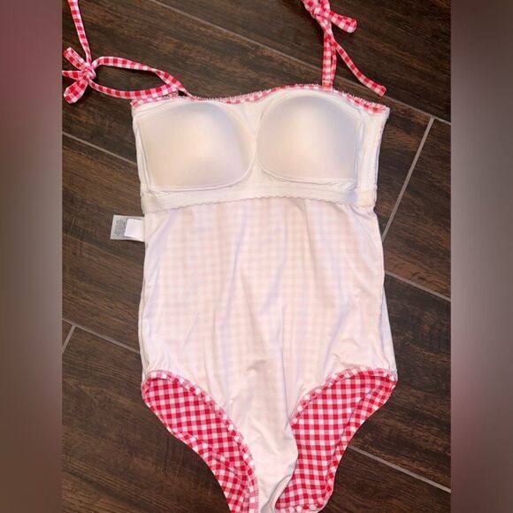 Lands end /Draper James Bandeau One Piece Swimsuit - Picture 5 of 9